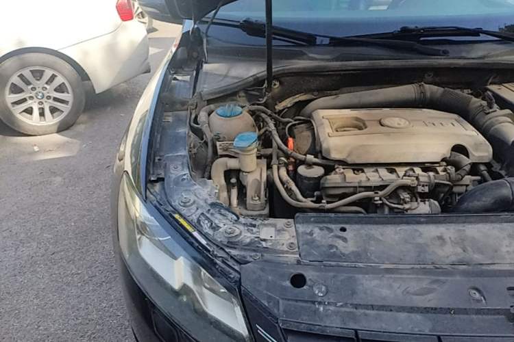 Used Volkswagen Passat 2014 1.8TSI DSG Prestige Edition Engine Bay Right
