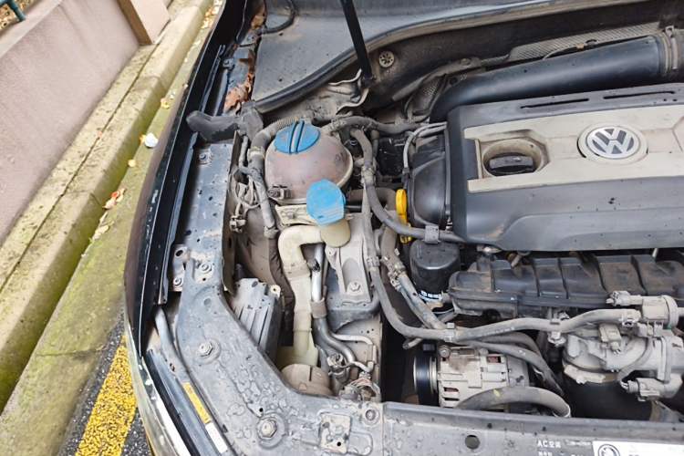 Used Volkswagen Passat 2014 1.8TSI DSG Prestige Edition Engine Bay Right