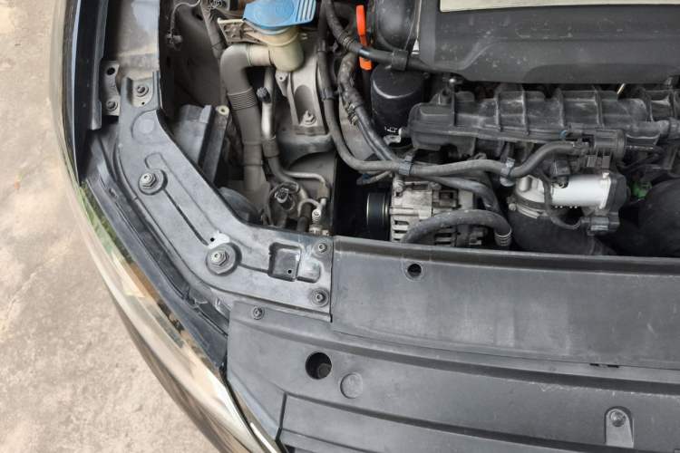 Used Volkswagen Passat 2014 1.8TSI DSG Prestige Edition Engine Bay Right