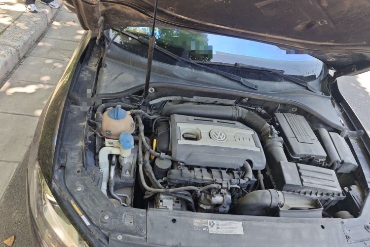 Used Volkswagen Passat 2014 1.8TSI DSG Prestige Edition Engine Bay Right
