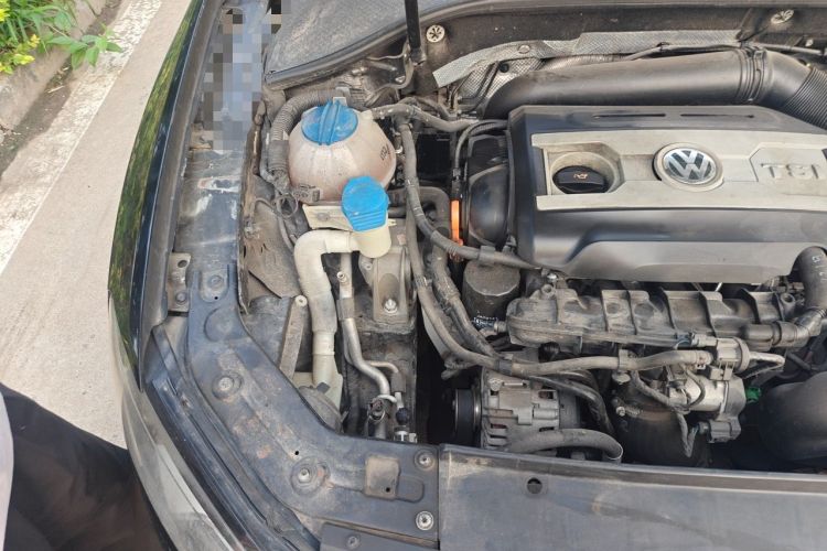 Used Volkswagen Passat 2014 1.8TSI DSG Prestige Edition Engine Bay Right