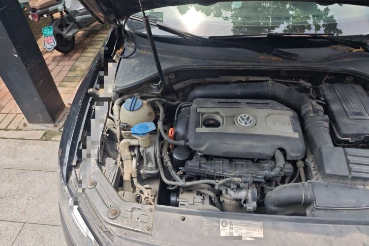 Used Volkswagen Passat 2014 1.8TSI DSG Prestige Edition Engine Bay Right