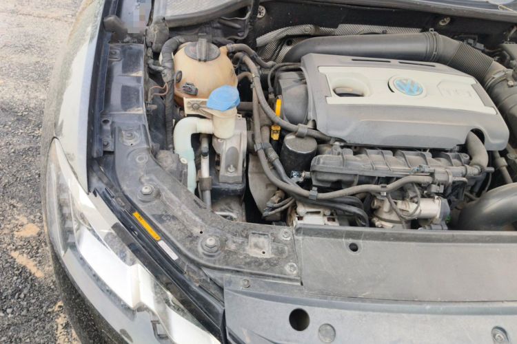 Used Volkswagen Passat 2014 1.8TSI DSG Prestige Navigation Edition Engine Bay Right
