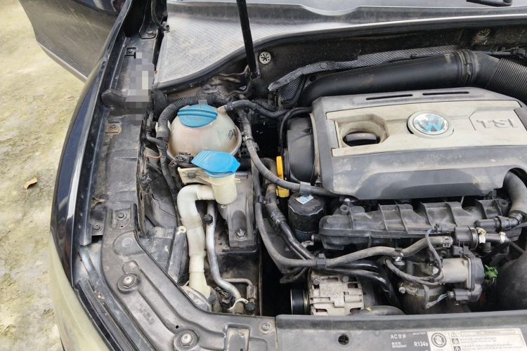 Used Volkswagen Passat 2014 1.8TSI DSG Prestige Edition Engine Bay Right