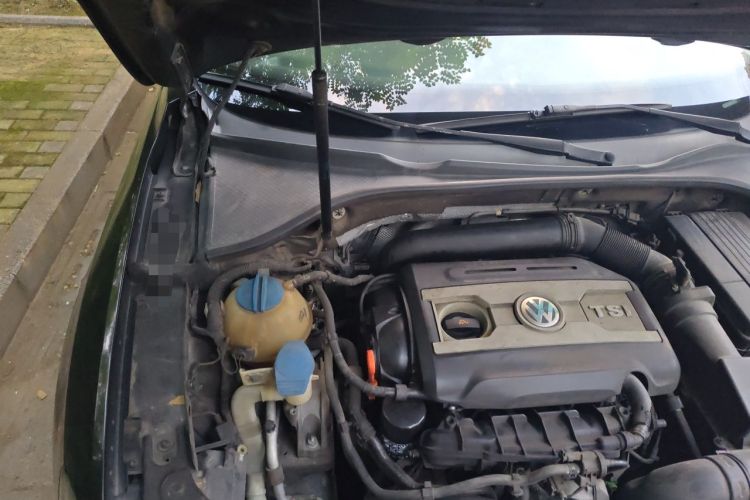 Used Volkswagen Passat 2014 1.8TSI DSG Prestige Edition Engine Bay Right
