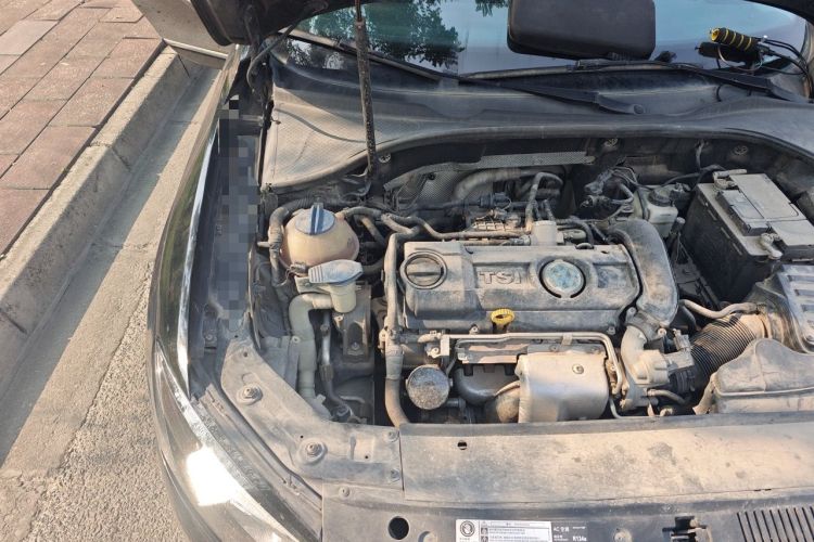 Used Volkswagen Passat 2014 1.4TSI DSG Prestige Edition Engine Bay Right