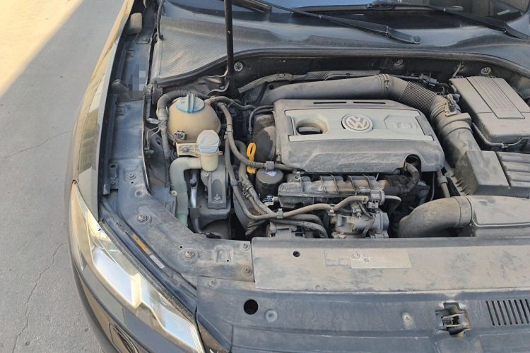 Used Volkswagen Passat 2014 1.8TSI DSG 30th Anniversary Edition Engine Bay Right