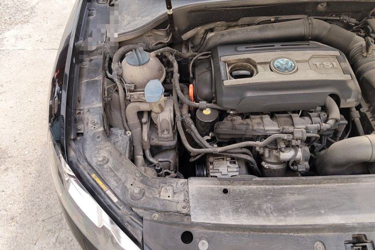 Used Volkswagen Passat 2014 1.8TSI DSG Prestige Edition Engine Bay Right