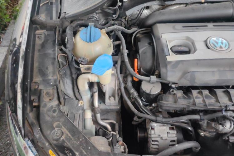 Used Volkswagen Passat 2014 1.8TSI DSG 30th Anniversary Edition Engine Bay Right