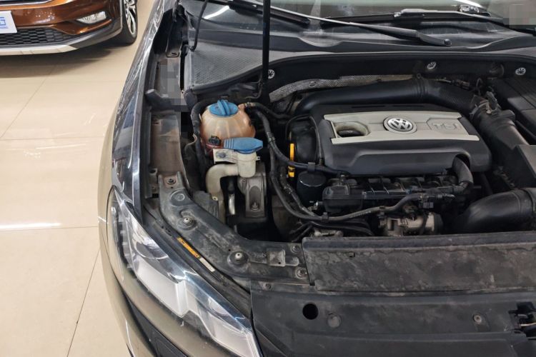 Used Volkswagen Passat 2014 2.0 TSI DSG Prestige Edition Engine Bay Right