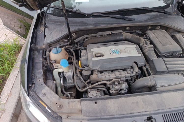 Used Volkswagen Passat 2014 1.8TSI DSG Prestige Navigation Edition Engine Bay Right