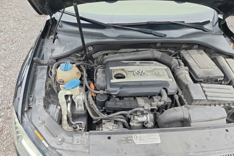 Used Volkswagen Passat 2014 1.8TSI DSG Prestige Edition Engine Bay Right