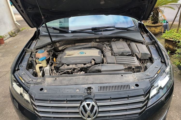 Used Volkswagen Passat 2014 1.8TSI DSG Prestige Edition Engine Bay