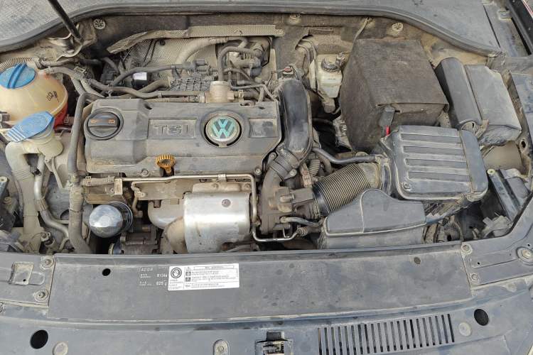 Used Volkswagen Passat 2014 1.4TSI Manual Prestige Edition Engine Bay