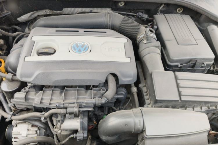 Used Volkswagen Passat 2014 1.8TSI DSG Prestige Navigation Edition Engine Bay