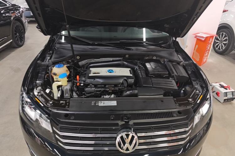 Used Volkswagen Passat 2014 1.8TSI DSG Prestige Edition Engine Bay