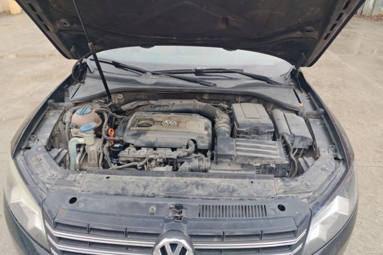 Used Volkswagen Passat 2014 1.8TSI DSG Prestige Edition Engine Bay