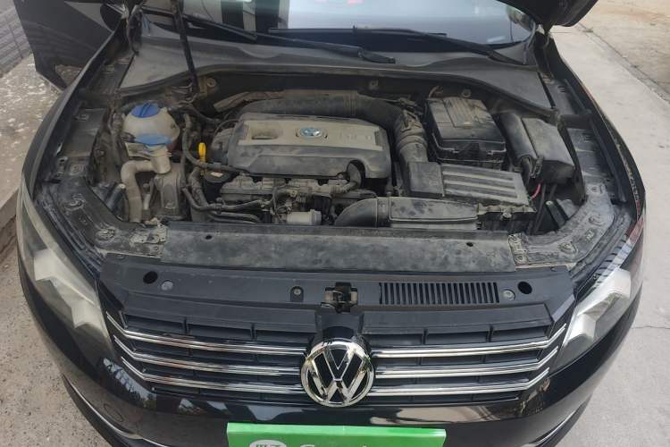Used Volkswagen Passat 2014 1.8TSI DSG Prestige Edition Engine Bay
