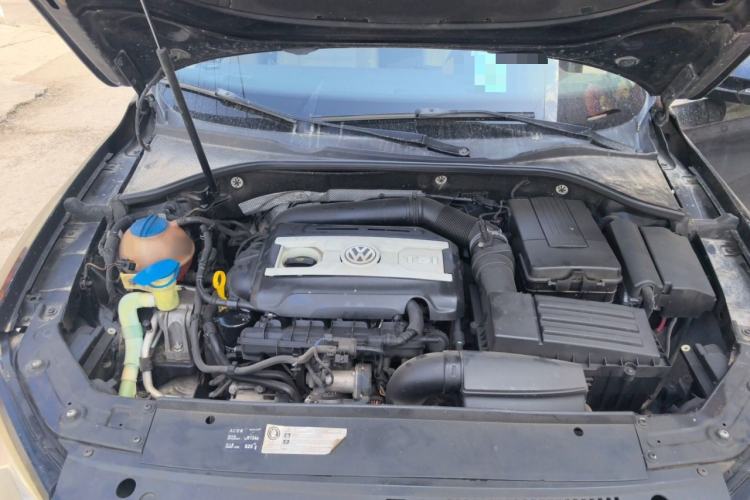 Used Volkswagen Passat 2014 1.8TSI DSG Prestige Edition Engine Bay
