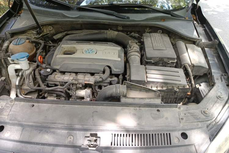 Used Volkswagen Passat 2014 1.8TSI DSG Prestige Edition Engine Bay