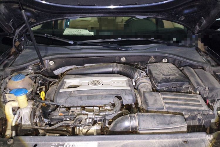 Used Volkswagen Passat 2014 1.8TSI DSG Prestige Edition Engine Bay