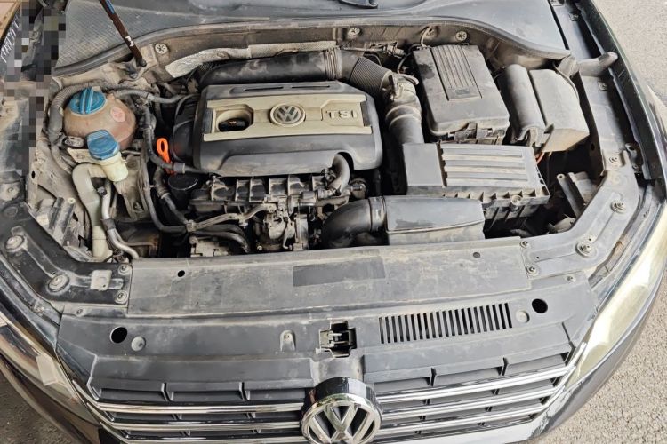 Used Volkswagen Passat 2014 1.8TSI DSG Prestige Edition Engine Bay