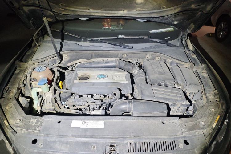 Used Volkswagen Passat 2014 1.8TSI DSG Prestige Edition Engine Bay