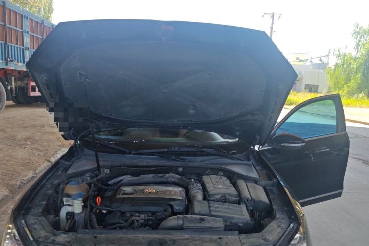 Used Volkswagen Passat 2014 1.8TSI DSG Prestige Navigation Edition Engine Bay