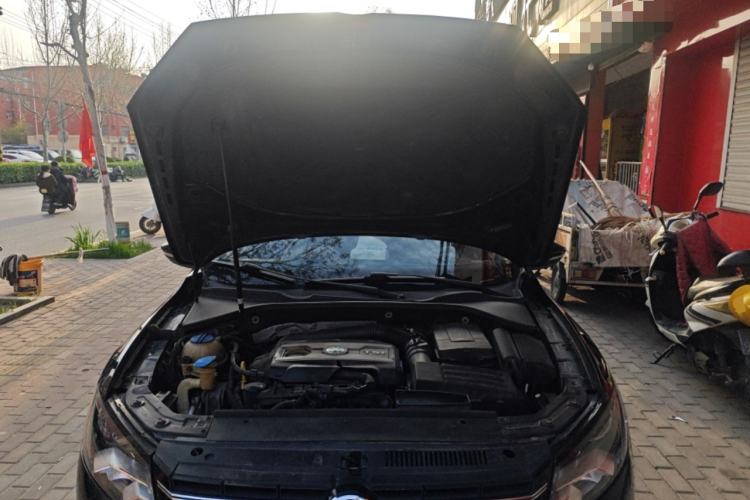 Used Volkswagen Passat 2014 1.8TSI DSG Prestige Edition Engine Bay