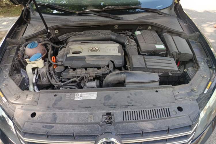 Used Volkswagen Passat 2014 1.8TSI DSG Prestige Edition Engine Bay