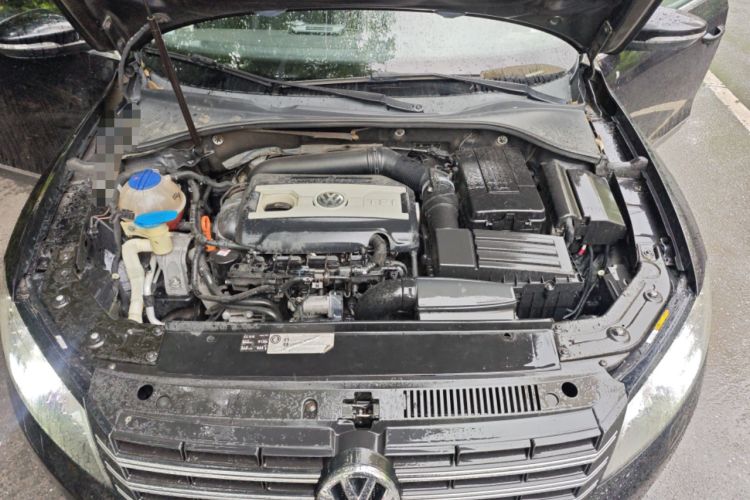 Used Volkswagen Passat 2014 1.8TSI DSG Prestige Navigation Edition Engine Bay