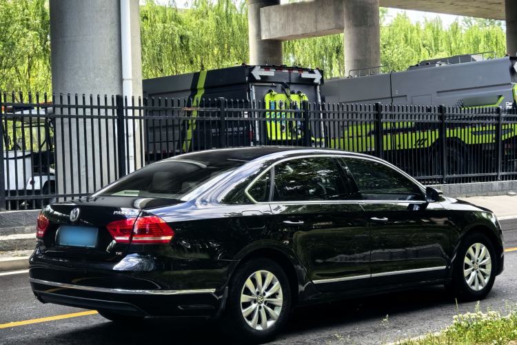 Used Volkswagen Passat 2014 1.8TSI DSG Prestige Edition Exterior 4