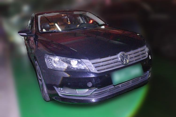 Used Volkswagen Passat 2014 1.8TSI DSG Prestige Edition Front Right 45 Deg