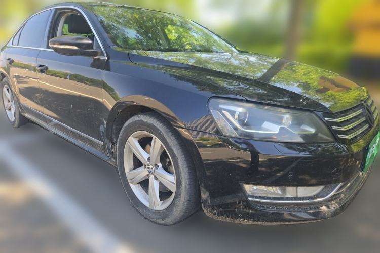 Used Volkswagen Passat 2014 1.8TSI DSG Prestige Edition Front Right 45 Deg