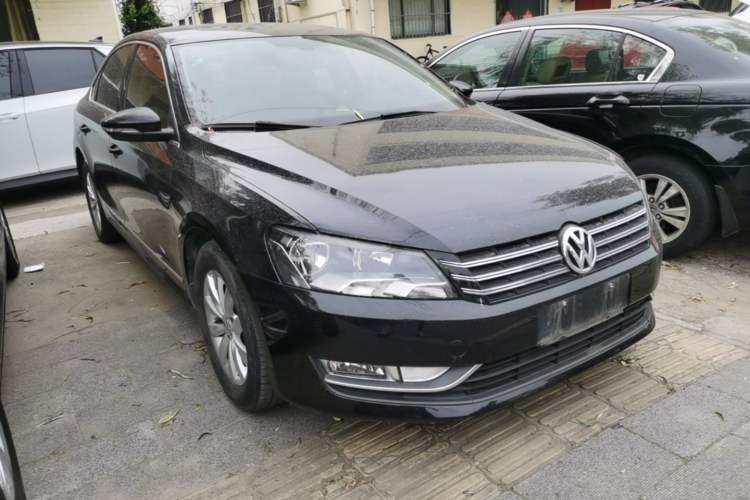 Used Volkswagen Passat 2014 1.8TSI DSG Prestige Edition Front Right 45 Deg