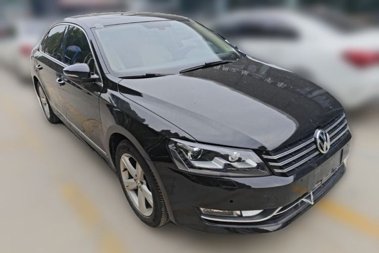 Used Volkswagen Passat 2014 1.8TSI DSG Prestige Edition Front Right 45 Deg