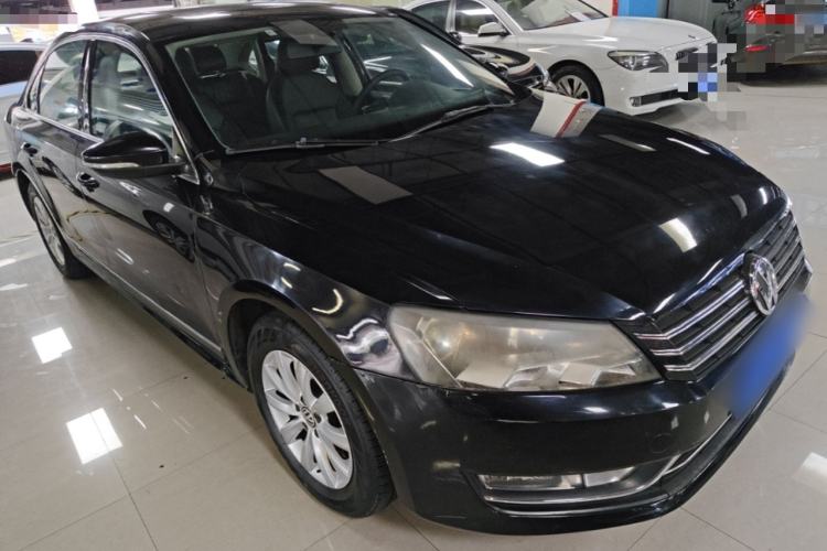 Used Volkswagen Passat 2014 1.8TSI DSG Prestige Edition Front Right 45 Deg