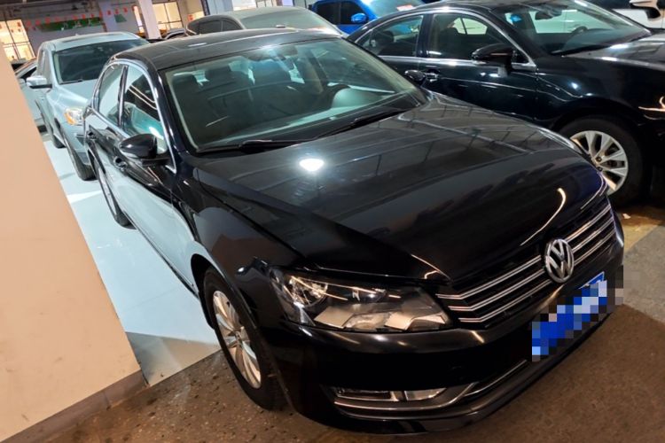 Used Volkswagen Passat 2014 1.8TSI DSG Prestige Edition Front Right 45 Deg
