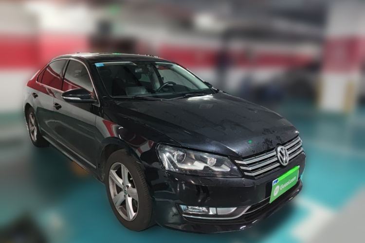 Used Volkswagen Passat 2014 1.8TSI DSG Prestige Edition Front Right 45 Deg