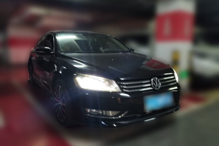 Used Volkswagen Passat 2014 1.8TSI DSG Prestige Navigation Edition Front Right 45 Deg