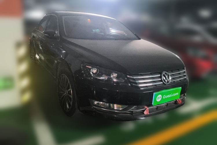 Used Volkswagen Passat 2014 2.0 TSI DSG Ultimate Edition Front Right 45 Deg