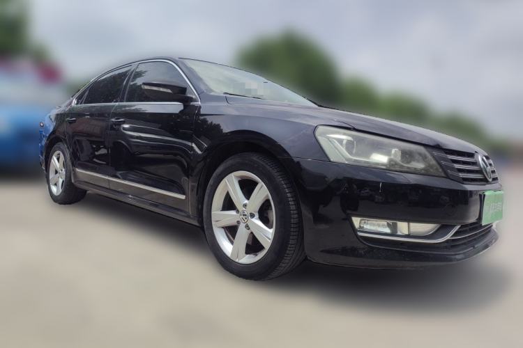 Used Volkswagen Passat 2014 1.8TSI DSG Prestige Edition Front Right 45 Deg