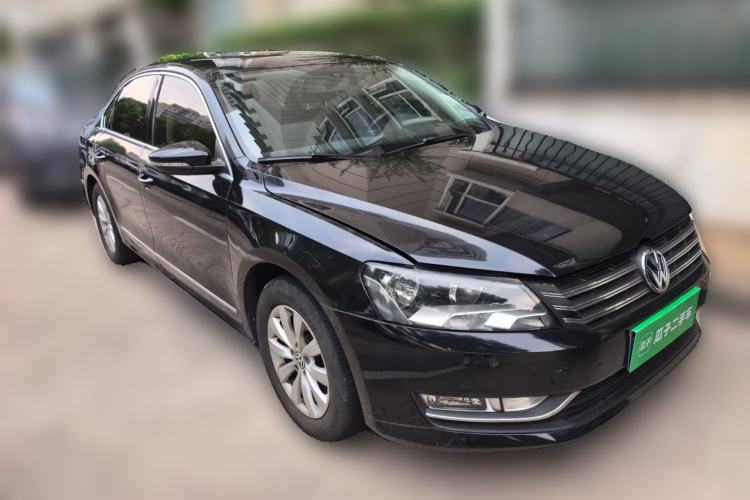 Used Volkswagen Passat 2014 1.8TSI DSG Prestige Edition Front Right 45 Deg