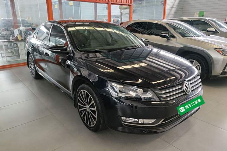Used Volkswagen Passat 2014 1.8TSI DSG Prestige Edition Front Right 45 Deg