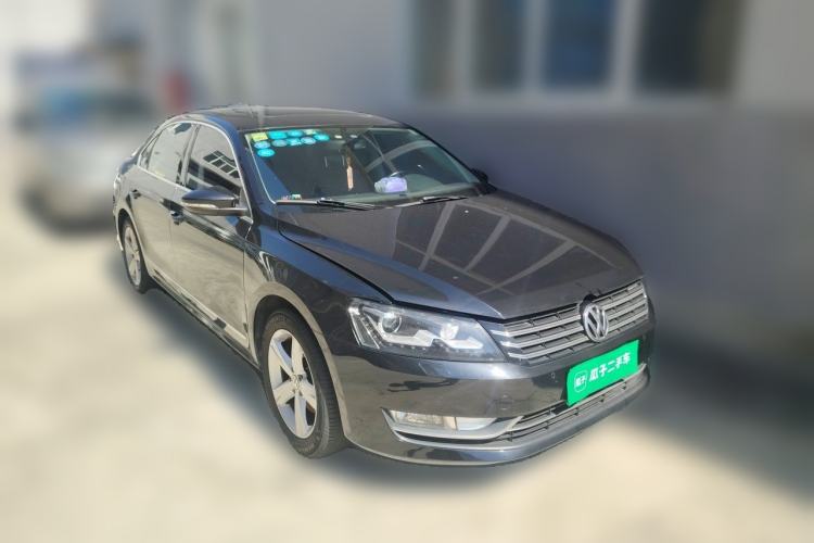 Used Volkswagen Passat 2014 1.8TSI DSG Ultimate Edition Front Right 45 Deg