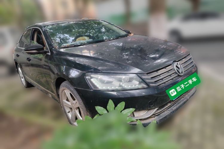 Used Volkswagen Passat 2014 1.8TSI DSG Prestige Edition Front Right 45 Deg