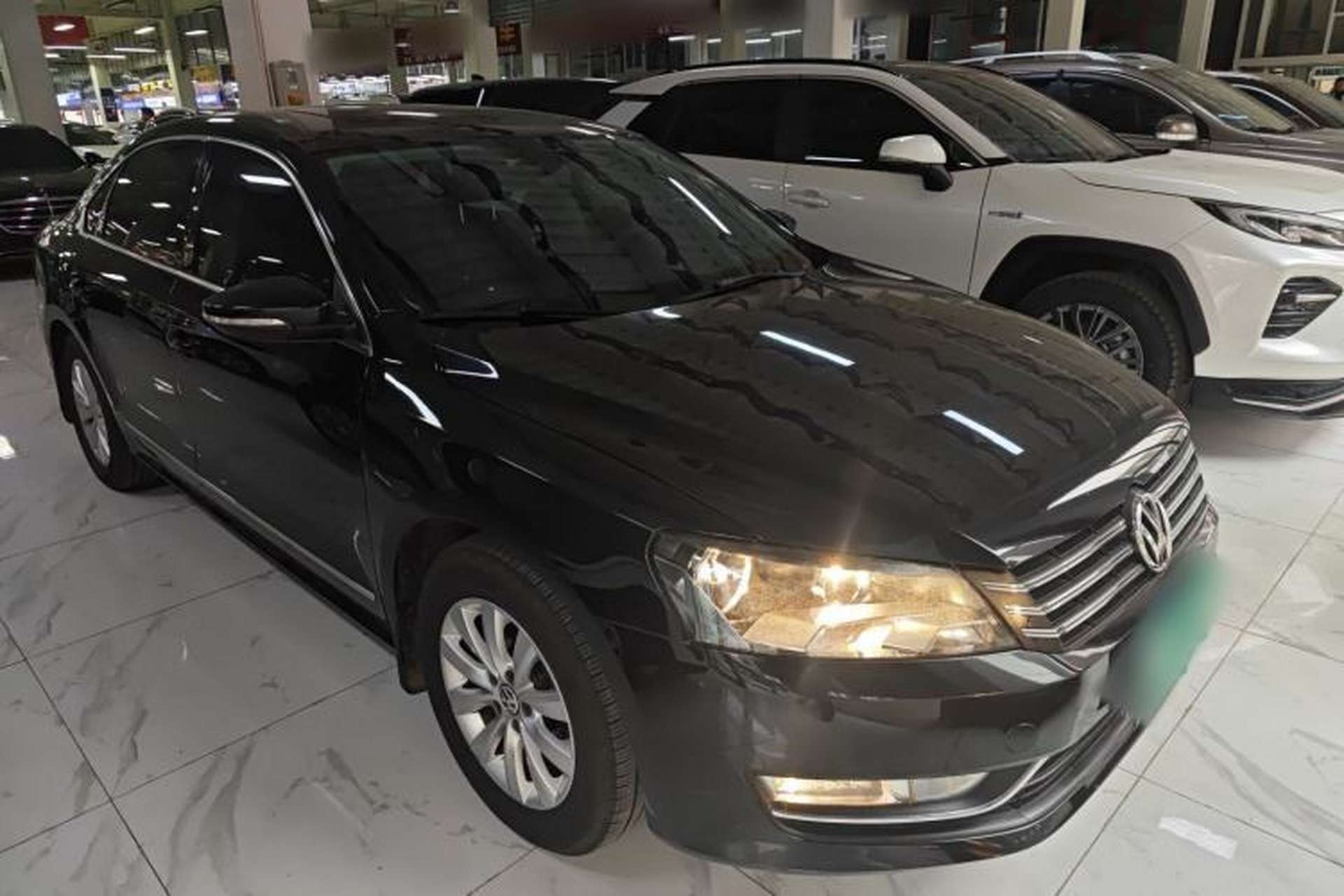 Used Volkswagen Passat 2014 1.8TSI DSG Prestige Edition Front Right 45 Deg