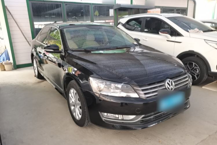 Used Volkswagen Passat 2014 1.8TSI DSG Prestige Edition Front Right 45 Deg
