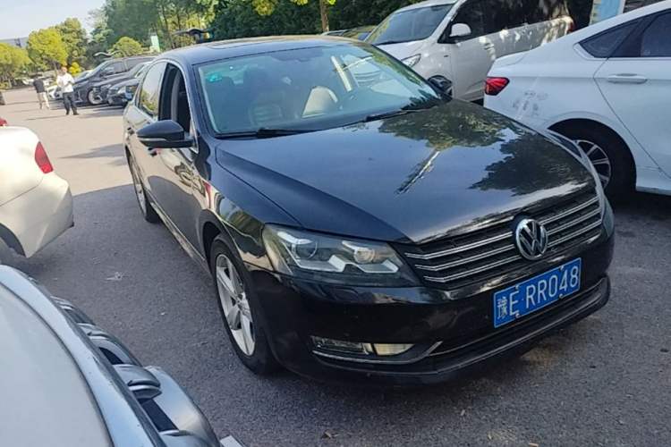 Used Volkswagen Passat 2014 1.8TSI DSG Prestige Edition Front Right 45 Deg