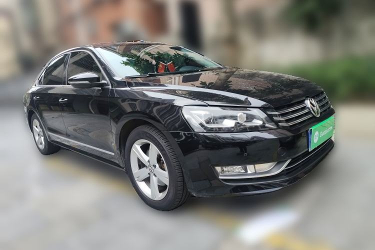 Used Volkswagen Passat 2014 1.8TSI DSG Prestige Edition Front Right 45 Deg